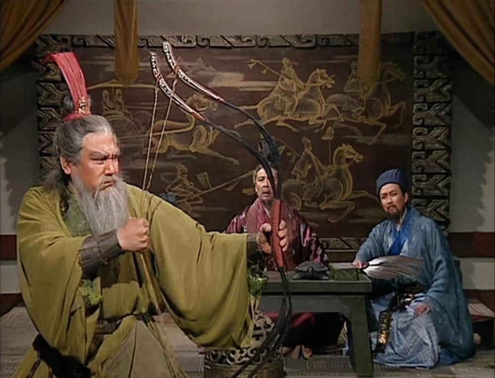 三国演义中关羽中了几次箭,为何关羽老中箭,没见赵云中箭