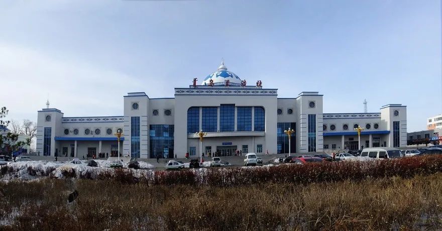 乌兰浩特草原风光 向东北方向行进 111国道一路天高云淡 经过扎赉特旗
