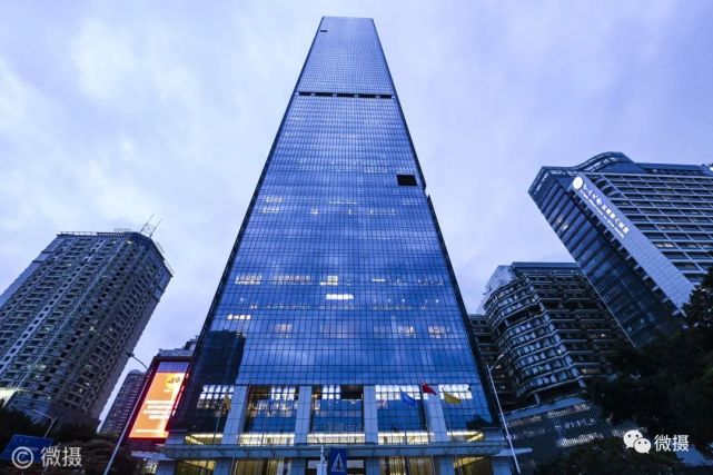 汉瑜商业中心位于汉国中心裙楼,集餐饮服务,运动健身