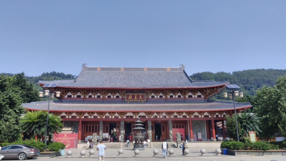 中国最大的大雄宝殿在福州旗山万佛寺