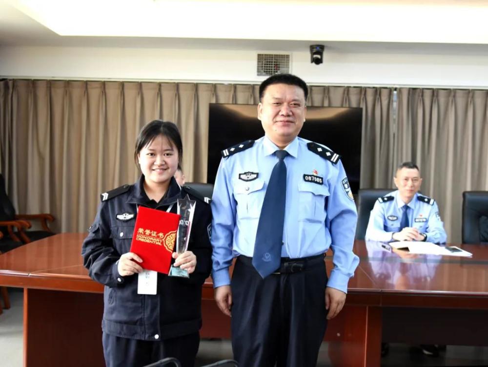 王英华,只要助力破案,服务群众,幕后同样也精彩!