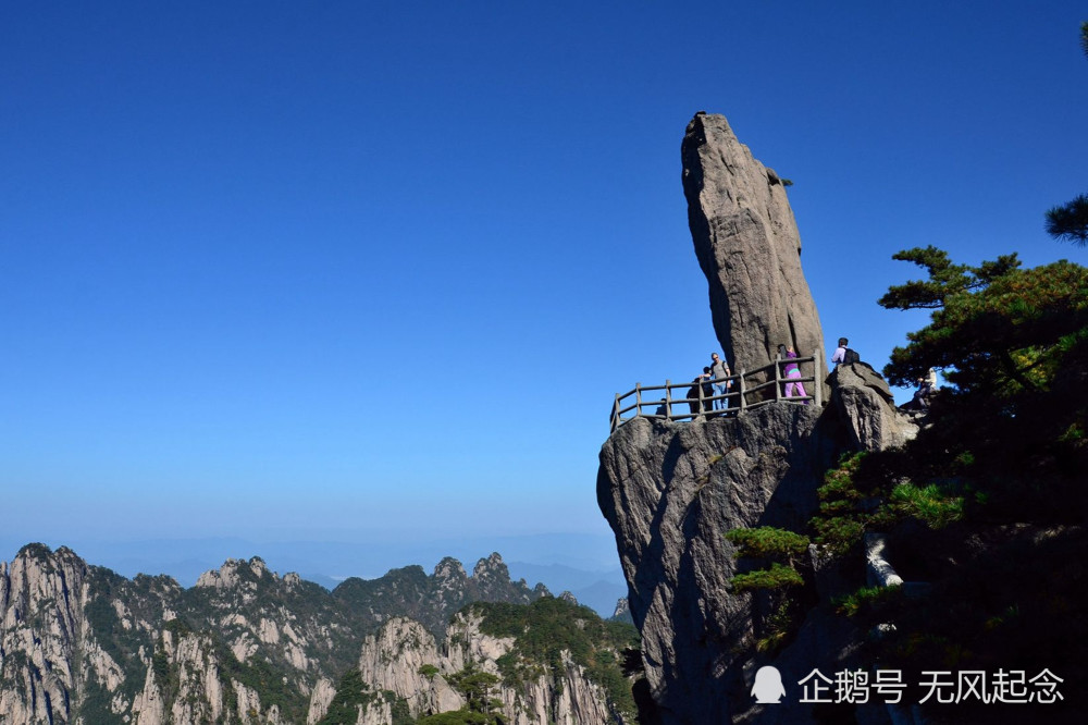 说起中国存在已久的山峰,除了名气很大的三山五岳,还有一个以怪石,洞