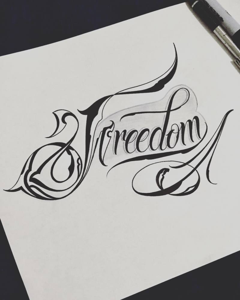freedom 自由英文纹身图案推荐既可以设计成复杂的花体字也可以选择