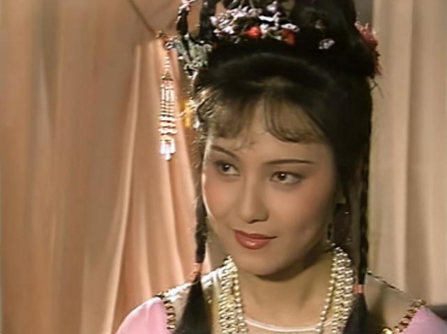 她们是牡丹花仙子,扮相让人耳目一新.