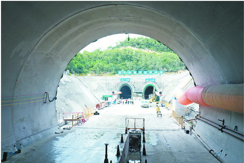 福厦高铁厦门段首个新建隧道昨日贯通位于同安区鸡母山附近