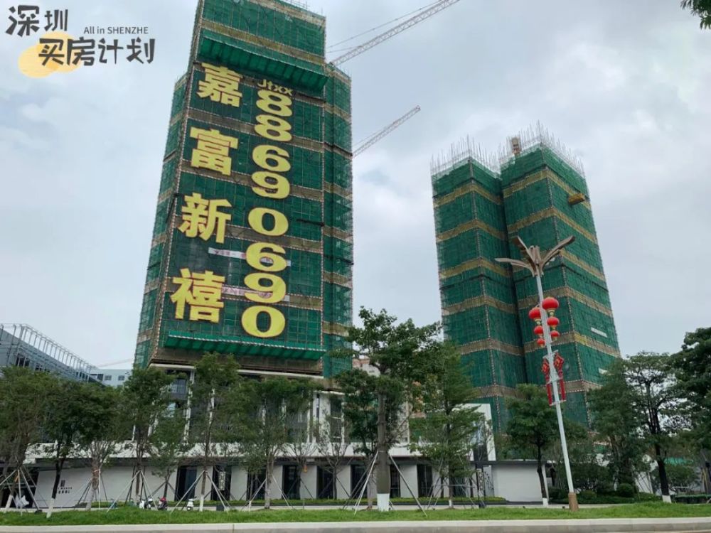 整个项目分两期开发,一期是嘉富新禧(已于8月开盘,二期嘉富宝禧已