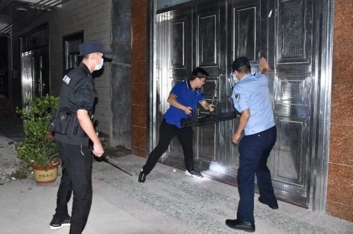 "抓捕行动开始!"