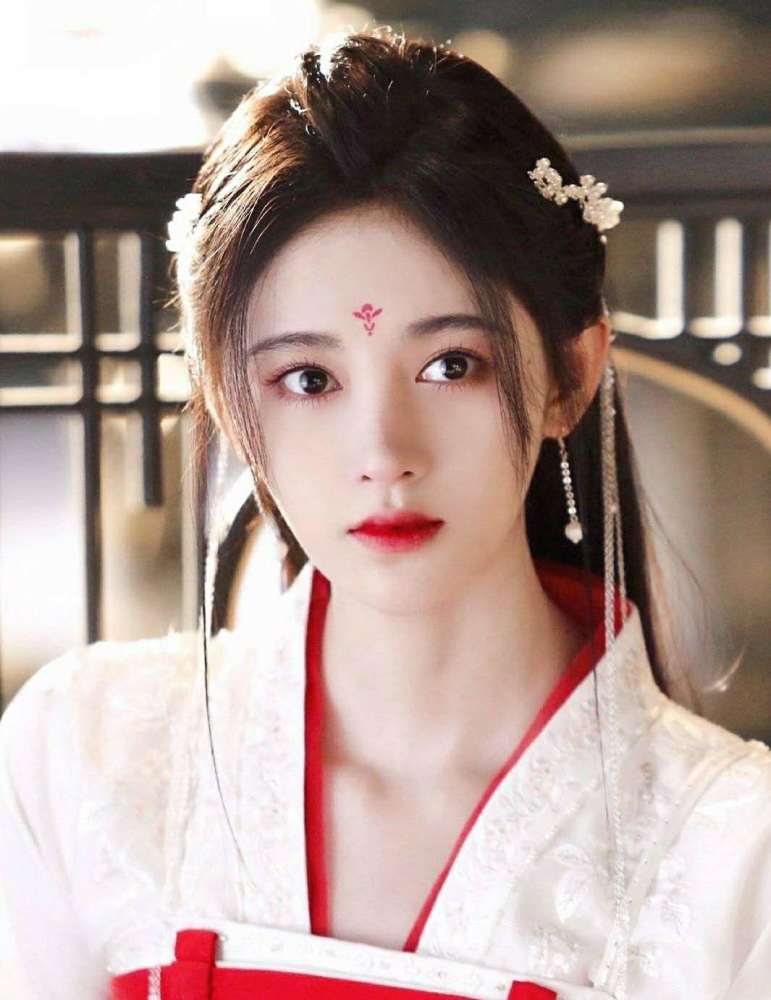 鞠婧祎古装新剧曝光,角色造型一成不变,不怕观众审美疲劳吗?