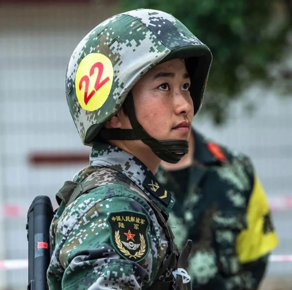 荣立二等功!特战女兵提干