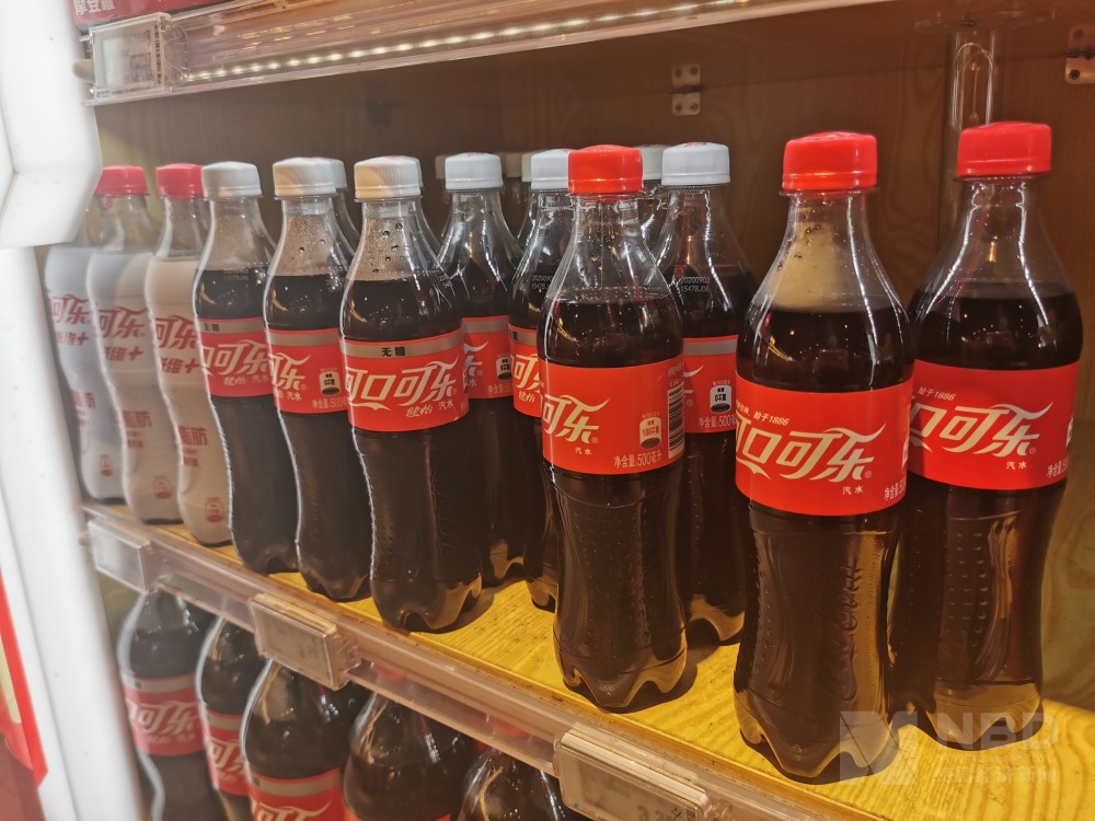 可口可乐三季度营收同比下滑8% 中国市场气泡饮料"强劲增长"