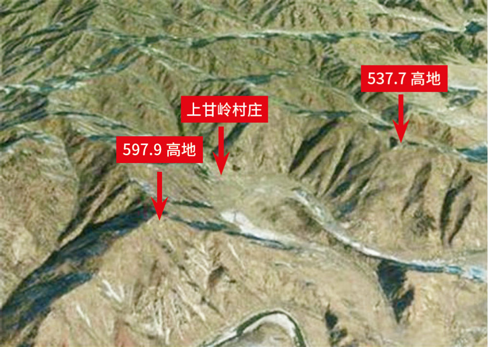 上甘岭位于五圣山的南面,其两侧有两个小山头,分别是597.9高地和537.