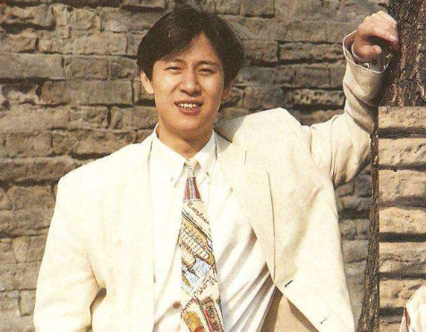 曾红遍大江南北连登十四次春晚后退圈解晓东如今状况耐人寻味