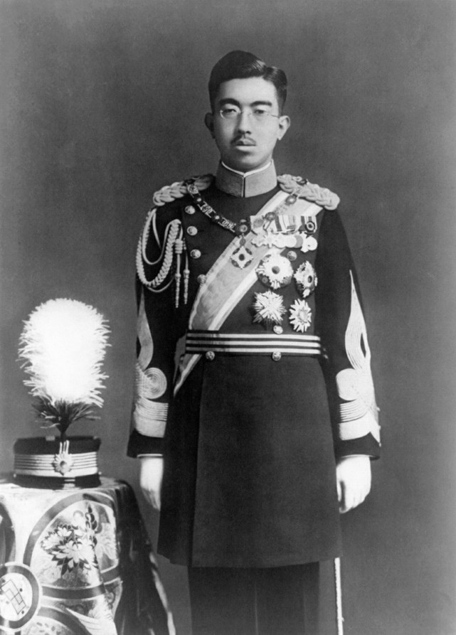 二战战败后,日本裕仁天皇为何没被制裁?这封密信是