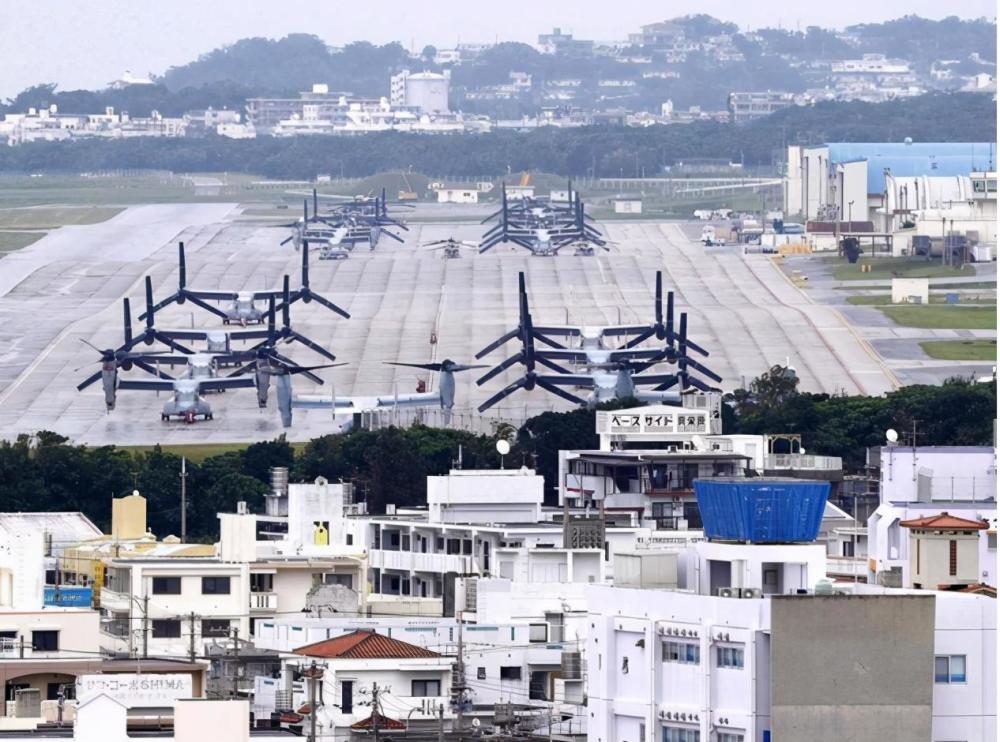 这些驻军自然使用日本的军事基地,同时日本还需要定期向美国支付保护