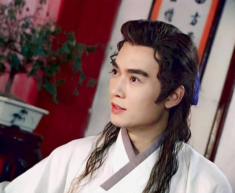 童年男神焦恩俊,被戴"绿帽",弃上亿资产净身出户,今模样大变