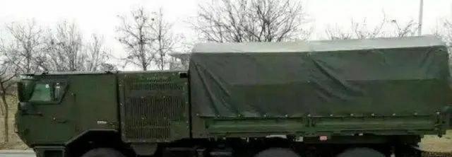 解放军第三代战术卡车亮相演习场,外形帅气,酷似美军m977
