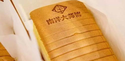 火遍全网的南洋大师傅最开始排队十几米现在无人问
