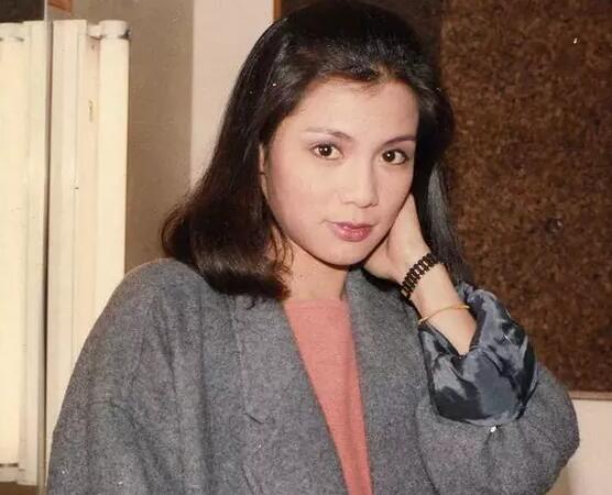她和翁美玲长得真的可真像啊_娱乐_腾讯网