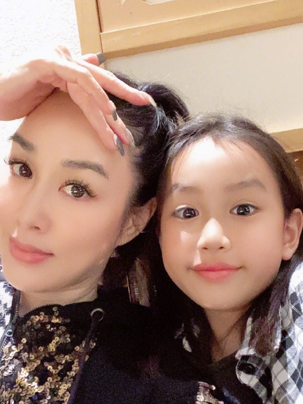 钟丽缇小女儿才是"整容式"长大,小时候可爱,如今气质出众成女神!