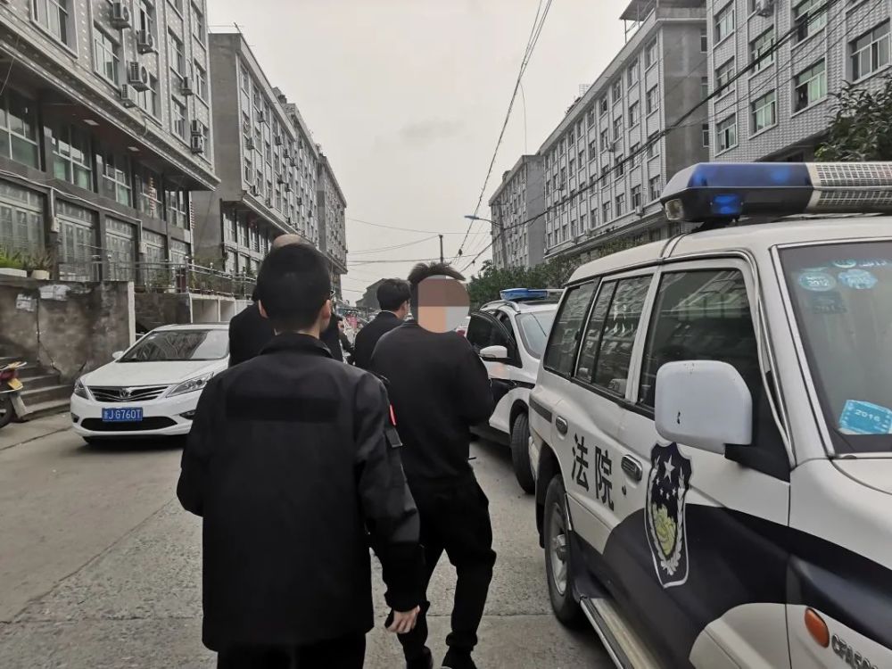 出动15辆警车!温岭法院抓获这些失信人,涉及金额50万!