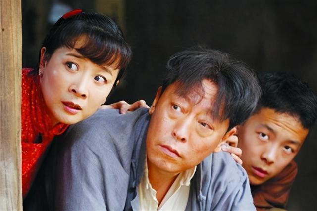 大名鼎鼎的倪大红,娶了倪萍的亲妹妹倪炜,倪炜也是长得貌美如花