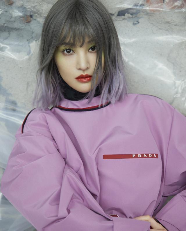 郑爽换风格了?时尚大片拍出