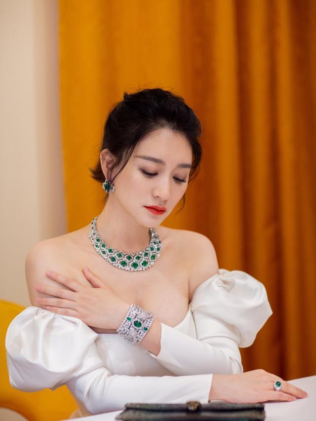 44岁李小冉,揭开多少女演员遮羞布?