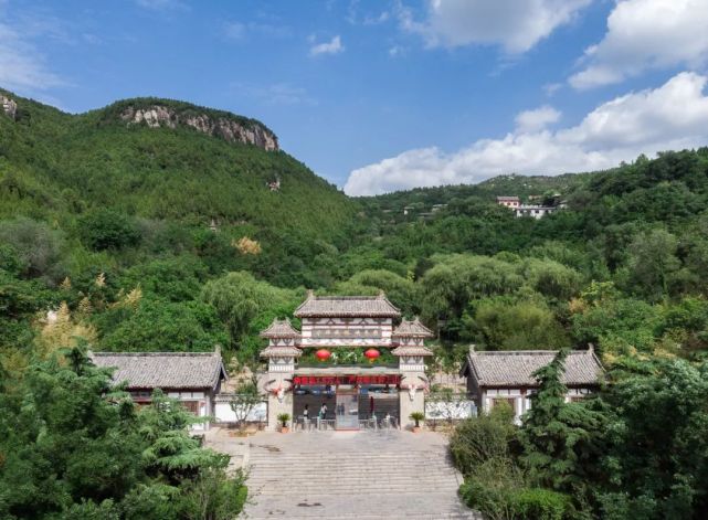 四门塔 地址|济南市柳埠街道苏家庄55号 门票|成人30元/人·次 点击