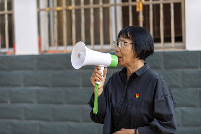 张桂梅呵斥学生"滚出去,并非针对全职太太,真正悲哀的是这点