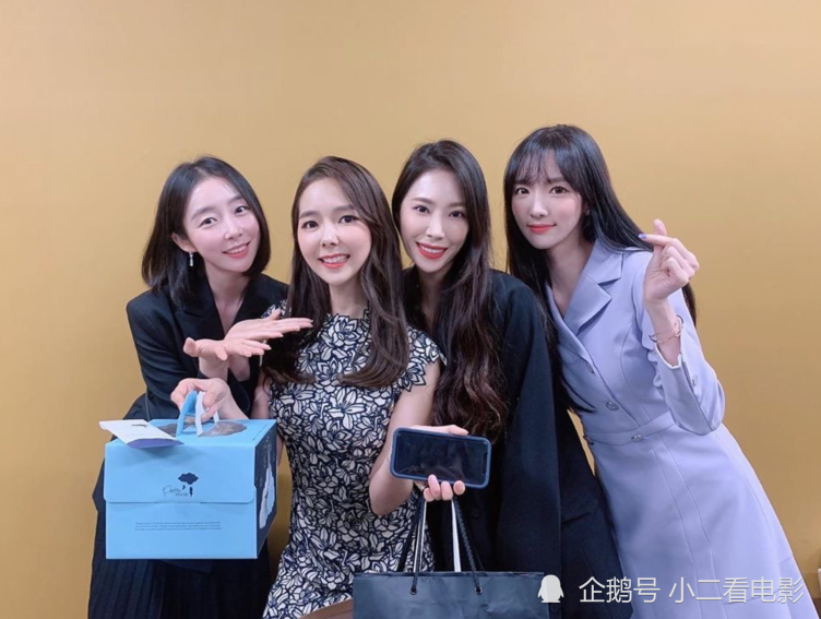 三代女团stellar现状:队长开咖啡店,门面做网红