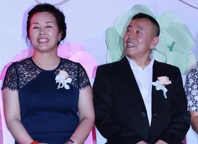 成名后,潘长江想和妻子离婚,杨云:我住厕所8年的日子算什么?