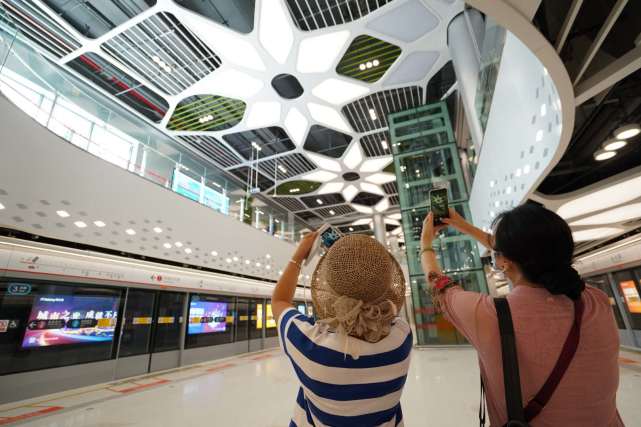 今天深圳又有4条地铁线通车，终于可以坐地铁去盐田了！_腾讯新闻