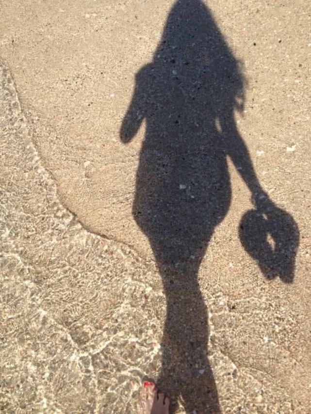 运气测试4个女生的影子你觉得哪个女生最美测你是哪朵花