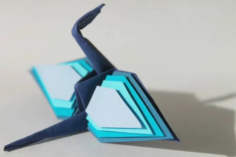 变身小飞机的纸鹤