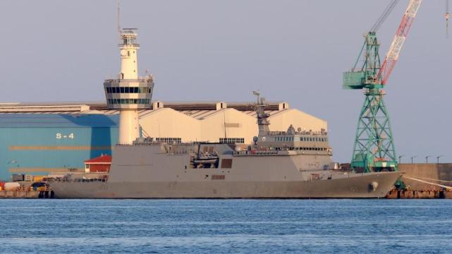 韩国海军首艘专用训练舰服役,舷号和郑和舰一样,还可