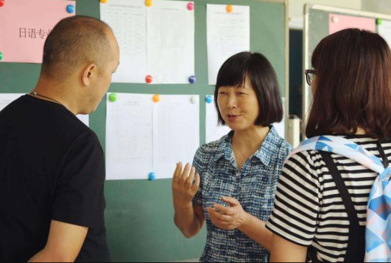 老师因考试找家长谈话,佛系爸:不用去学校,班级群给我