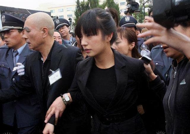 国家一级演员黄达亮,照顾患癌妻子42年,自己却在片场骤然离世