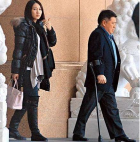 黎姿:曾被许晋亨视为"掌中宝,为何转身嫁给残疾人马廷强_腾讯新闻