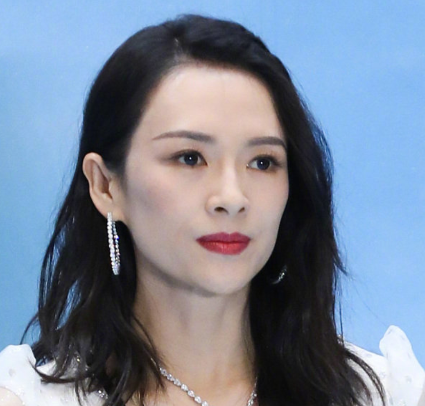 章子怡穿白色纱裙现身活动,高清生图曝光,看到颜值我没眼花吧