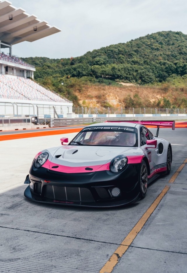 二代们最喜欢的跑车之一,保时捷911 gt3 r赛车版