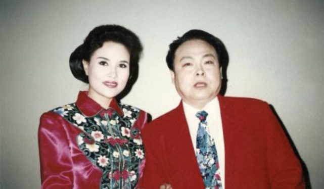 同时还认识了导演赵安,两个人志同道合,很快就相爱并结婚,有才的导演