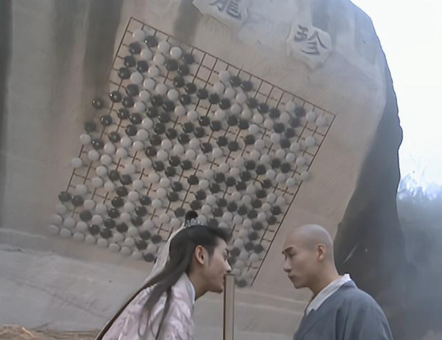 二,珍珑棋局似乎为段誉而设立 相比起乔峰这种实战派选手,段誉和虚竹