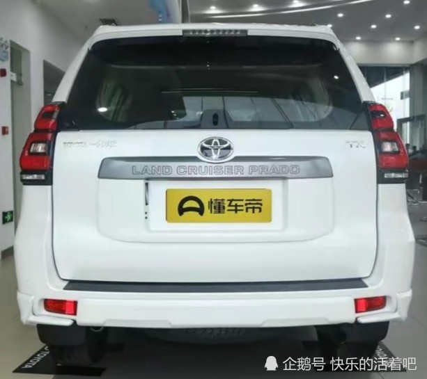 最简单的区分方法就是看车后的字母,陆巡车后的字母是land cruiser