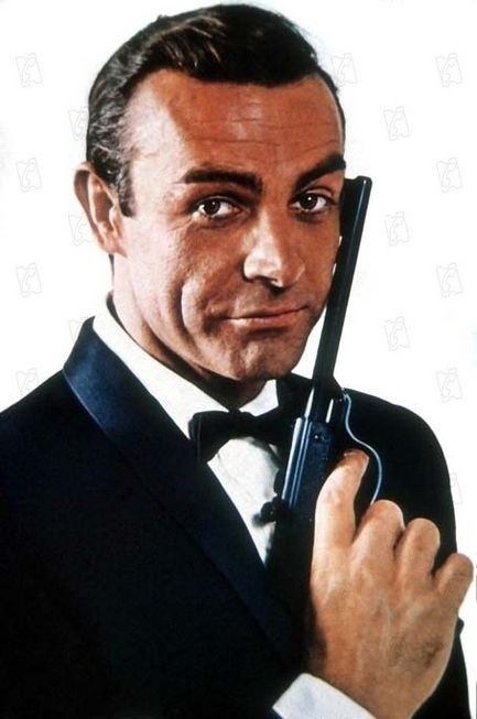 等影片中饰演007一角,堪称难以超越的詹姆斯·邦德,给后来者