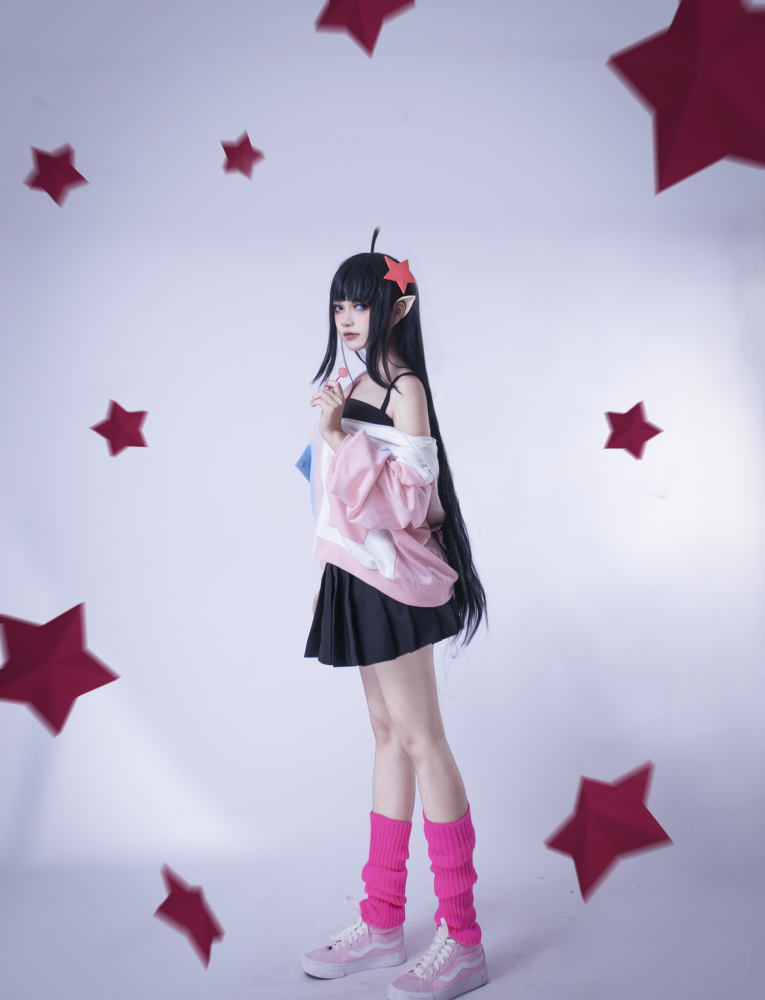 带来的是coser"祁染椿槿"扮演的凯莉 是不是很棒的三组cosplay作品呢?