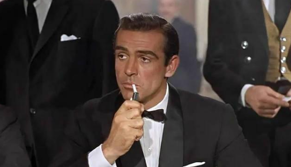 10月31日,初代007的扮演者,英国著名演员肖恩-康纳利辞世,享年90岁.