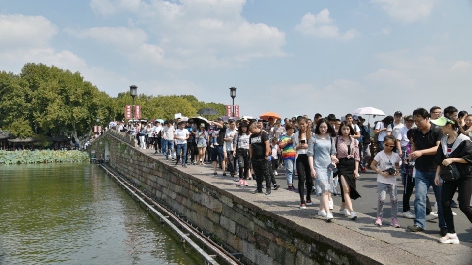 杭州本地人口_在杭州,本地户口怎样才能拿出在交的住房公积金(3)