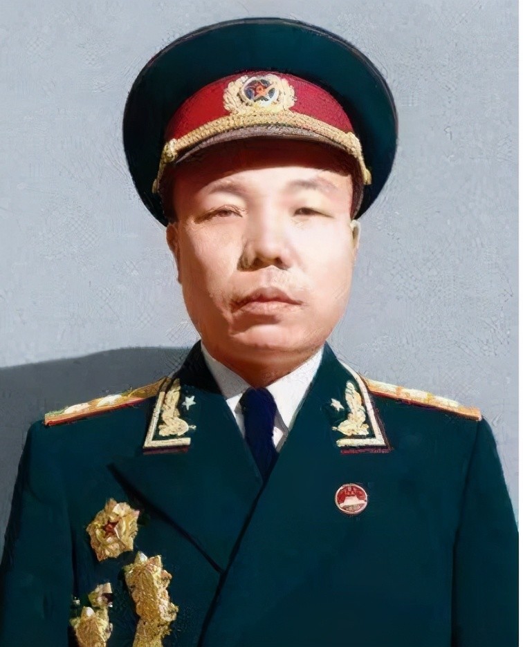 1955年授衔,我军最年轻的上将,中将,少将分别是谁