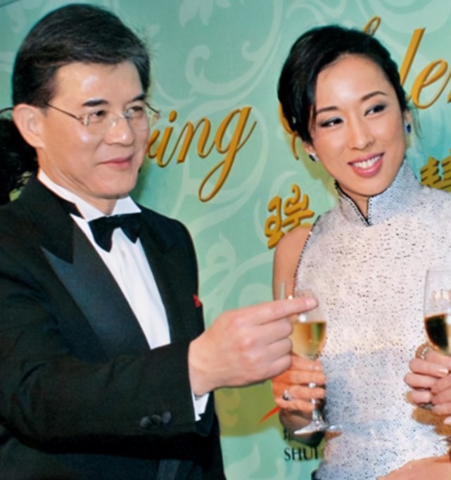 朱玲玲出席活动罕谈家庭,直言郭晶晶不再生,着急两子仍未婚