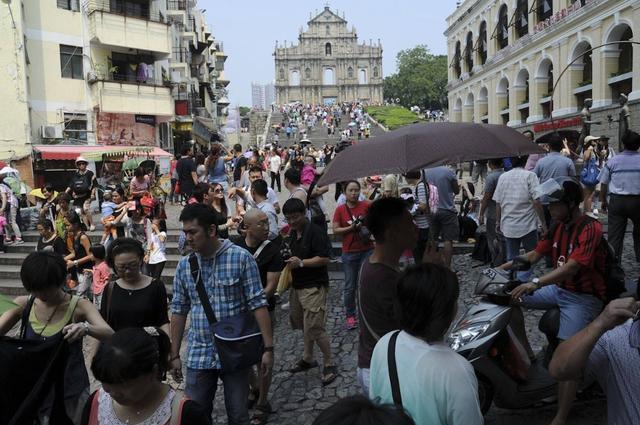 在香港人口多土地拥挤呜_香港人口祖籍(2)